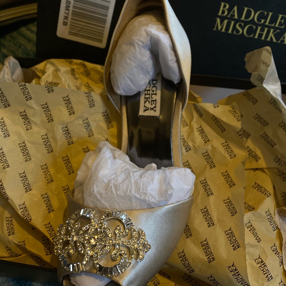 Badgley Mischka Embellished Wedding shoes sz 6 NEW - Picture 6 of 6